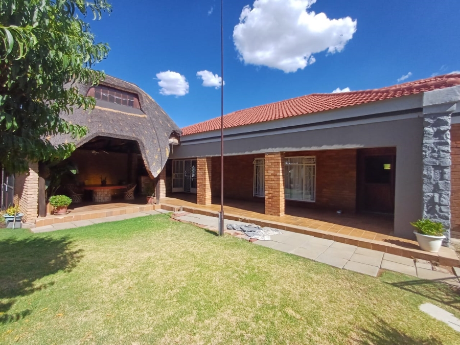 3 Bedroom Property for Sale in Flamwood North West